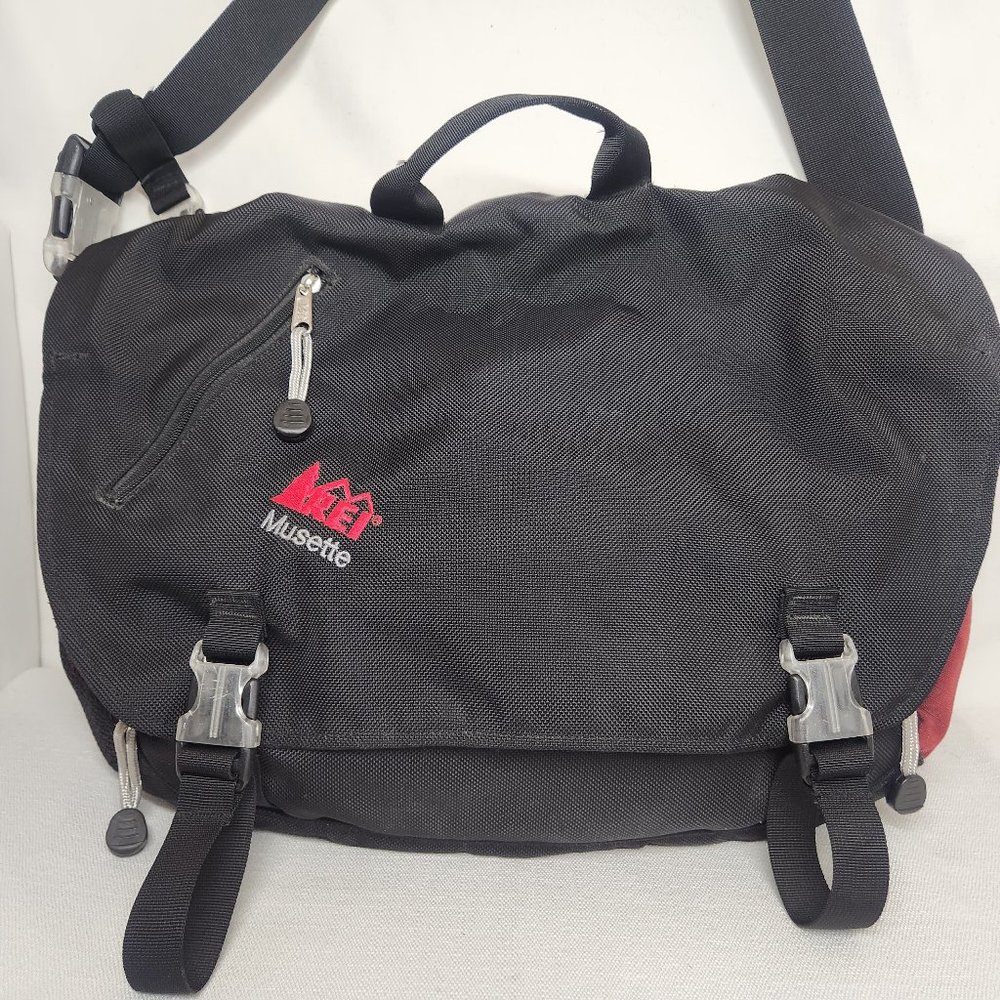 rei musette laptop black red crossbody bag